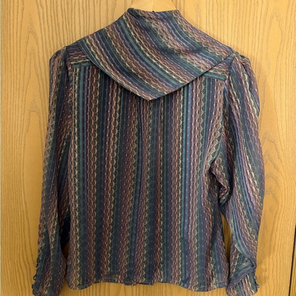 HAPPY LEGS INC. Retro Tie-Neck Geometric Multicolor Long Sleeve Blouse Size 6 - Picture 6 of 10